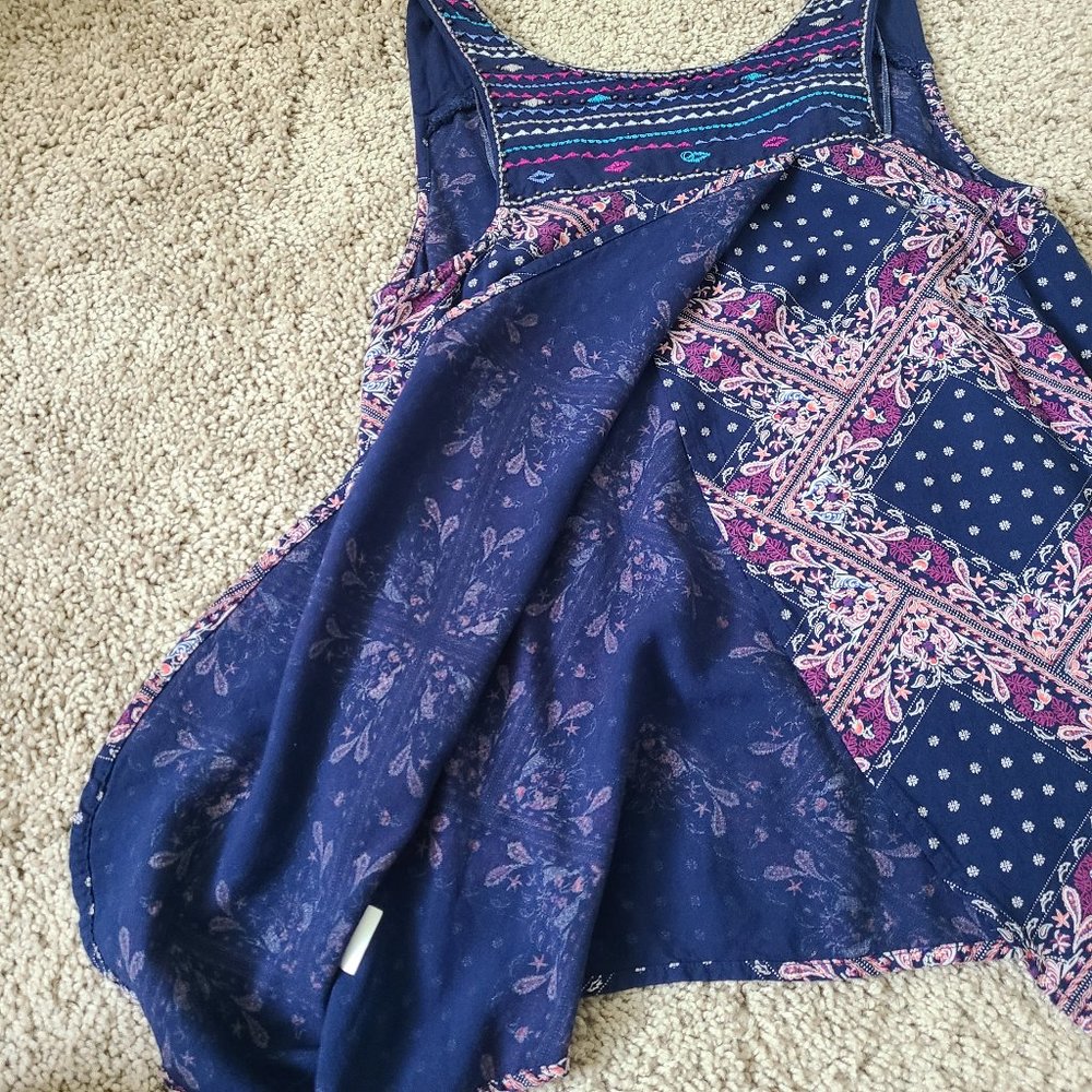 Split Back Tank - Picture 14 of 15